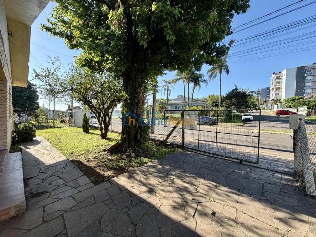 Casa / Sobrado com 3 dormitórios, 1 vaga para alugar por R$ 2.200,00