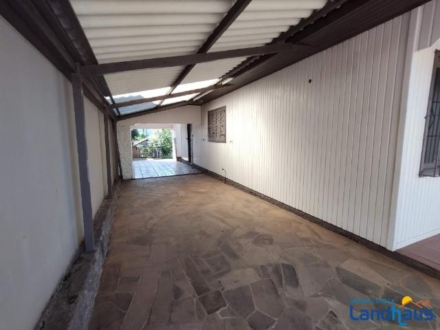 Casa / Sobrado com 3 dormitórios, 2 vagas para alugar por R$ 2.400,00