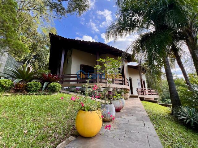 Casa / Sobrado com 3 dormitórios, 2 vagas para alugar por R$ 7.100,00