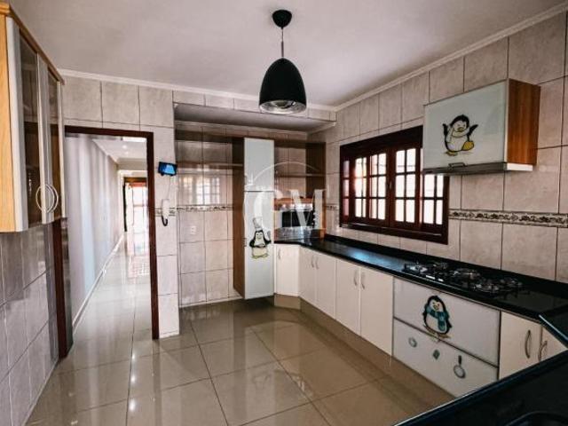 Casa Sobrado com 3 quartos em localização privilegiada