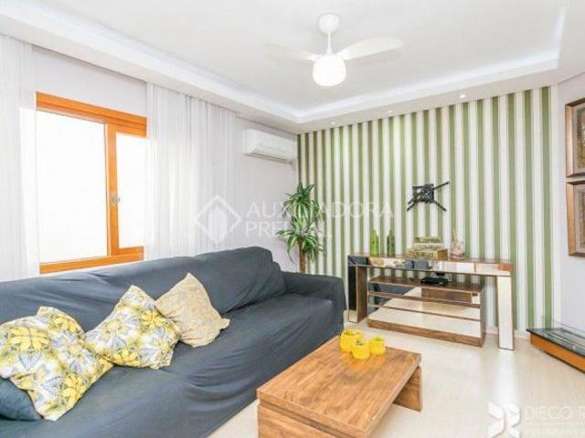 CASA SOBRADO COM 4 QUARTOS, 4 VAGAS E 2 SALAS COMERCIAIS, COM 392 M², NO SARANDI EM PORTO ALEGRE
