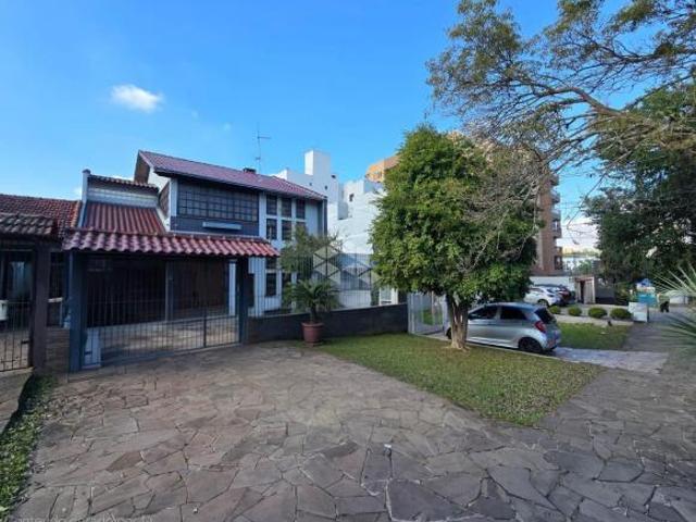 Casa Sobrado com 5 Dormitórios/Quartos no Bairro Marechal Rondon/Canoas