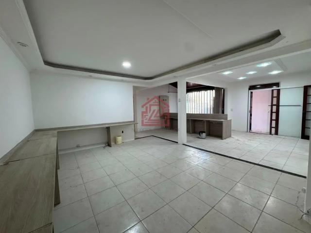 Casa / Sobrado Comercial para Locação em Macaé/RJ Praia Campista 3 Quartos