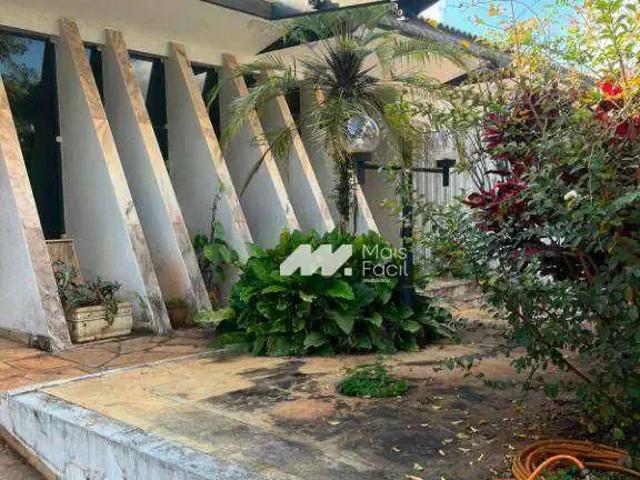 Casa / Sobrado Comercial para Locação em Maringá/PR Zona 04
