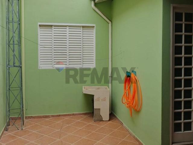 Casa / Sobrado Comercial para Locação em Mogi Mirim/SP Centro 2 Quartos