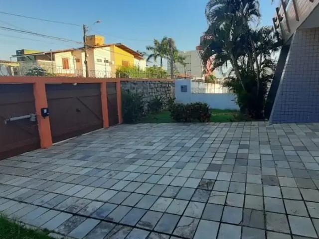 Casa / Sobrado Comercial para Locação em Natal/RN Lagoa Nova 5 Quartos