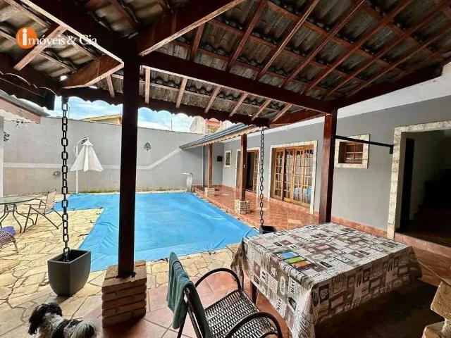 Casa / Sobrado Comercial para Locação em Atibaia/SP Jardim do Lago 7 Quartos