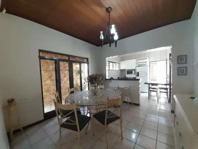 Casa / Sobrado Comercial para Locação em Agudos/SP Centro 4 Quartos