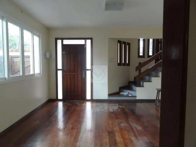 Casa / Sobrado Comercial para Locação em Aracaju/SE Farolândia 3 Quartos