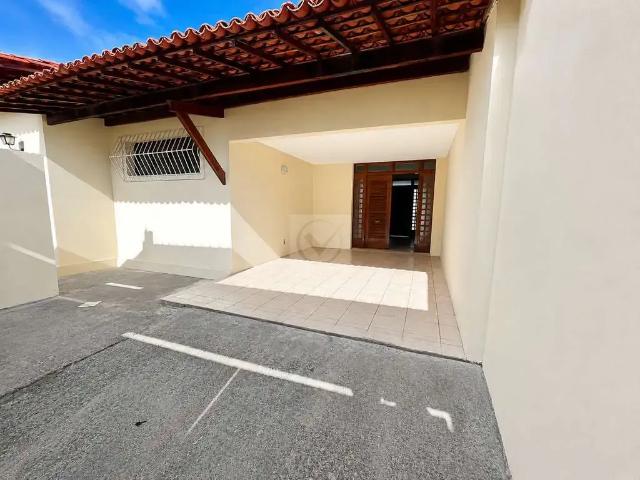 Casa / Sobrado Comercial para Locação em Aracaju/SE Inácio Barbosa 3 Quartos