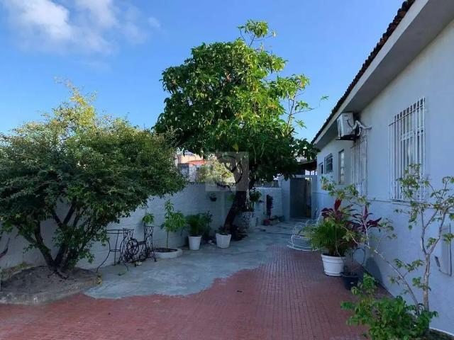Casa / Sobrado Comercial para Locação em Aracaju/SE Suíssa 2 Quartos