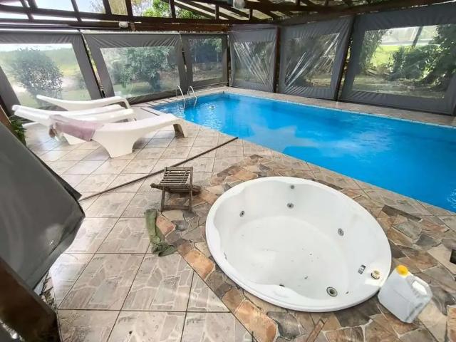 Casa / Sobrado Comercial para Locação em Araquari/SC Rainha 5 Quartos