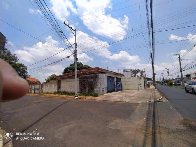 Casa / Sobrado Comercial para Locação em Araraquara/SP Jardim Viaduto Vila Xavier 2 Quartos