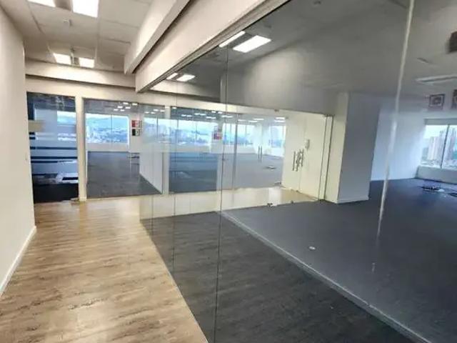 Casa / Sobrado Comercial para Locação em Barueri/SP Alphaville