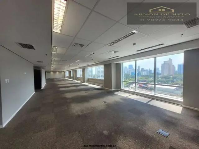 Casa / Sobrado Comercial para Locação em Barueri/SP Alphaville