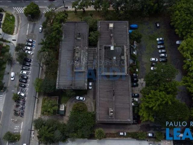 Casa / Sobrado Comercial para Locação em Barueri/SP Alphaville