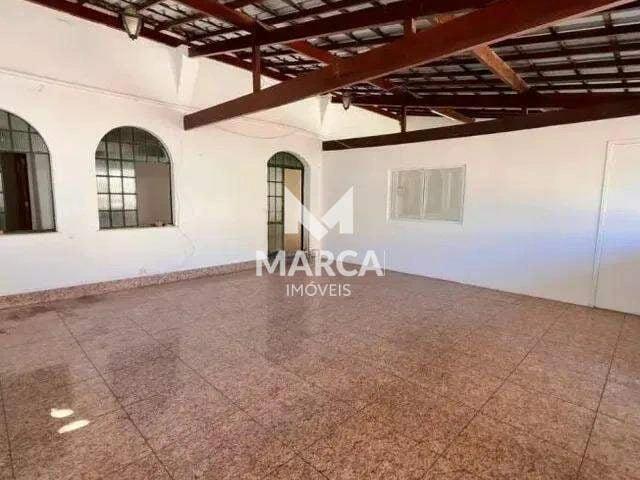 Casa / Sobrado Comercial para Locação em Belo Horizonte/MG Cachoeirinha 4 Quartos