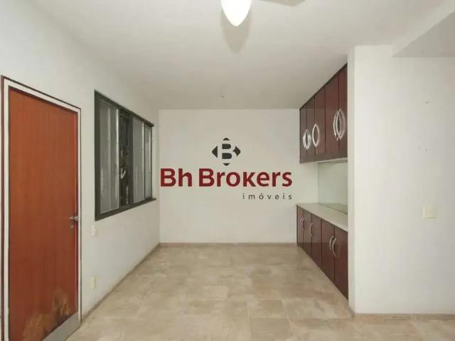 Casa / Sobrado Comercial para Locação em Belo Horizonte/MG Funcionários 5 Quartos