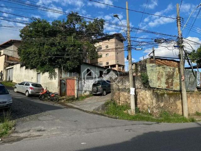 Casa / Sobrado Comercial para Locação em Belo Horizonte/MG Santo André 3 Quartos