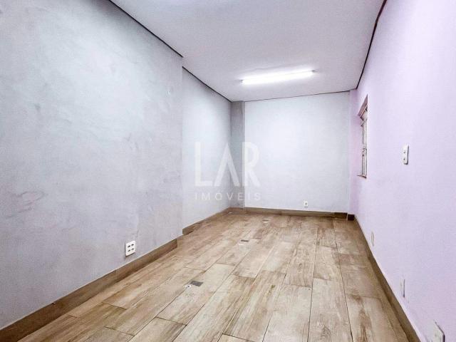 Casa / Sobrado Comercial para Locação em Belo Horizonte/MG Santa Efigênia 4 Quartos