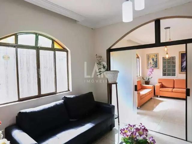 Casa / Sobrado Comercial para Locação em Belo Horizonte/MG Santa Tereza 3 Quartos