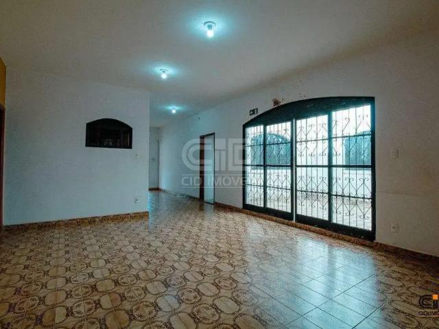 Casa / Sobrado Comercial para Locação em Cuiabá/MT Alvorada 4 Quartos