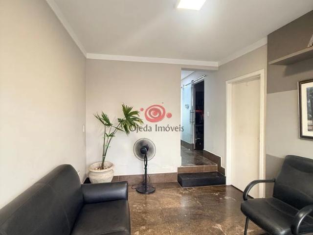 Casa / Sobrado Comercial para Locação em Cuiabá/MT Araés 3 Quartos