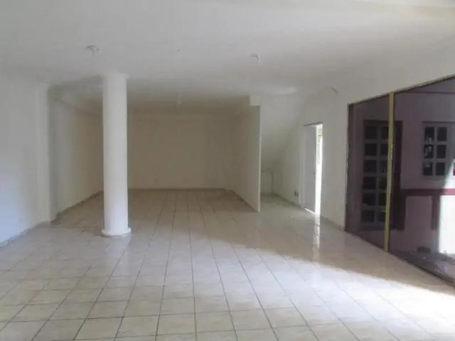 Casa / Sobrado Comercial para Locação em Cuiabá/MT Centro 5 Quartos
