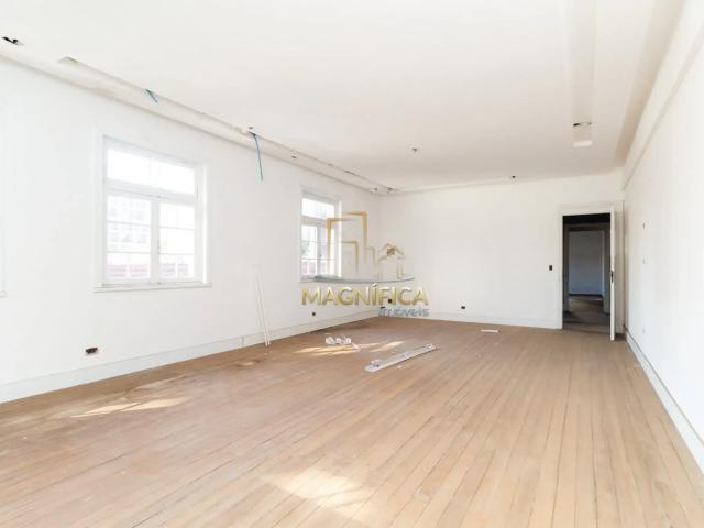 Casa / Sobrado Comercial para Locação em Curitiba/PR Centro 1 Quartos