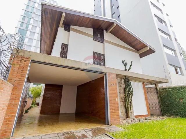 Casa / Sobrado Comercial para Locação em Curitiba/PR Centro 5 Quartos