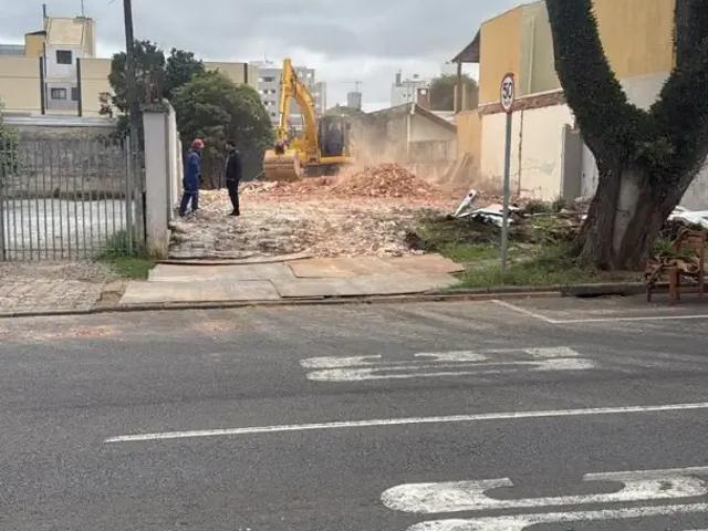 Casa / Sobrado Comercial para Locação em Curitiba/PR Água Verde