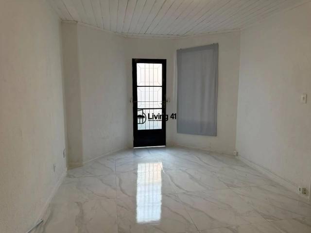 Casa / Sobrado Comercial para Locação em Curitiba/PR Alto da Rua XV 2 Quartos