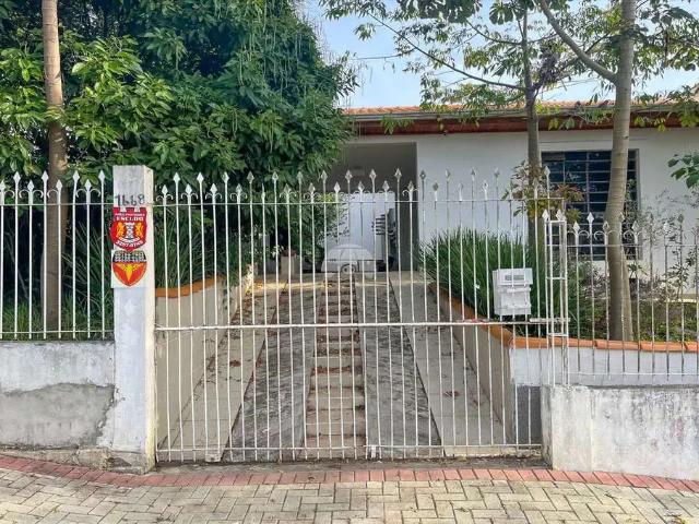 Casa / Sobrado Comercial para Locação em Curitiba/PR Bacacheri