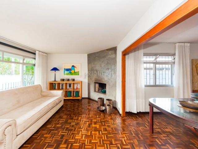 Casa / Sobrado Comercial para Locação em Curitiba/PR Mossunguê 4 Quartos