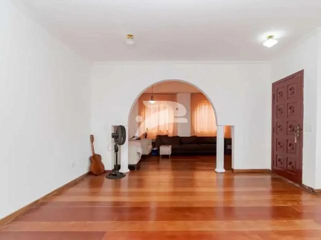 Casa / Sobrado Comercial para Locação em Curitiba/PR Santa Quitéria