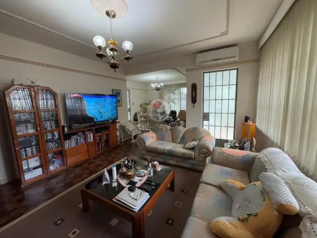 Casa / Sobrado Comercial para Locação em Curitiba/PR Portão 3 Quartos