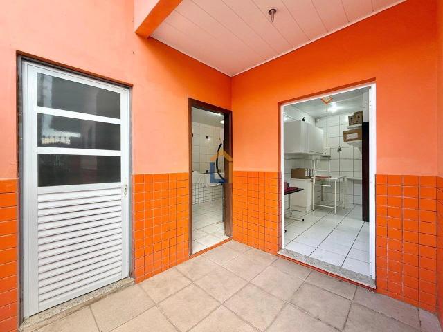 Casa / Sobrado Comercial para Locação em Curitiba/PR Tingui