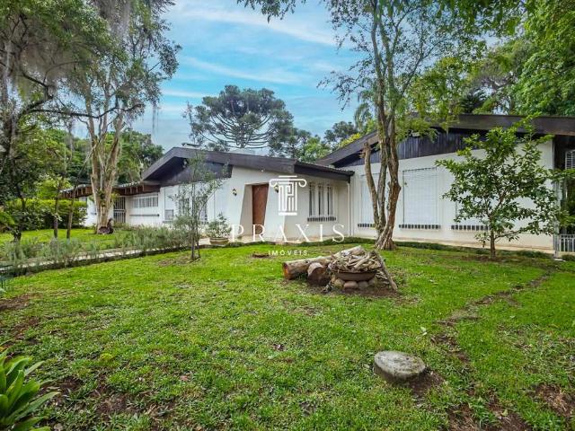 Casa / Sobrado Comercial para Locação em Curitiba/PR Vista Alegre 4 Quartos