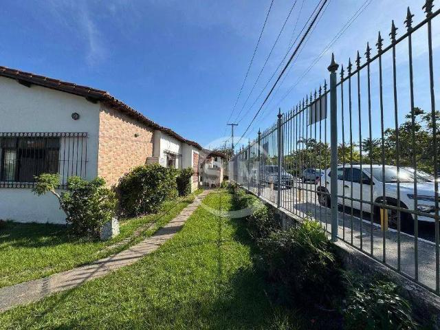 Casa / Sobrado Comercial para Locação em Cabo Frio/RJ Passagem 4 Quartos