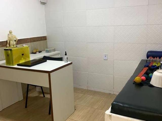Casa / Sobrado Comercial para Locação em Cabo Frio/RJ Parque Burle 6 Quartos