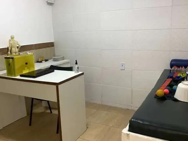 Casa / Sobrado Comercial para Locação em Cabo Frio/RJ Parque Burle 6 Quartos