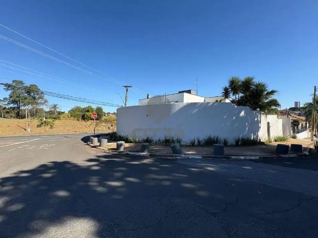 Casa / Sobrado Comercial para Locação em Campinas/SP Jardim das Paineiras 4 Quartos