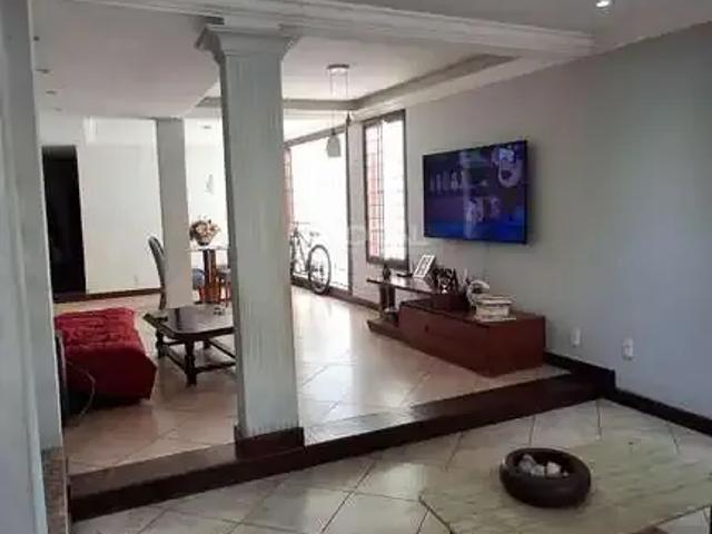 Casa / Sobrado Comercial para Locação em Campos dos Goytacazes/RJ Centro 5 Quartos