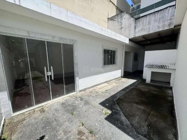 Casa / Sobrado Comercial para Locação em Campos dos Goytacazes/RJ Parque Tamandaré 5 Quartos