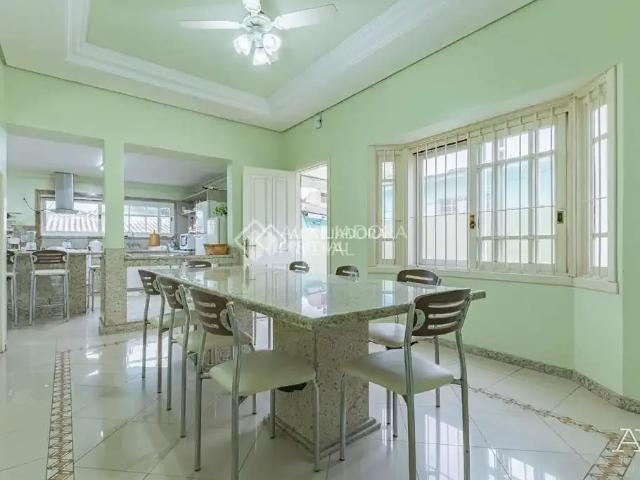 Casa / Sobrado Comercial para Locação em Canoas/RS Nossa Senhora das Graças 5 Quartos