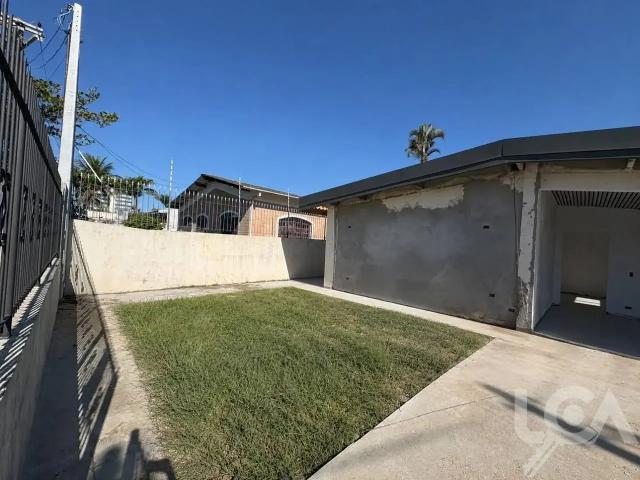 Casa / Sobrado Comercial para Locação em Caraguatatuba/SP Indaiá