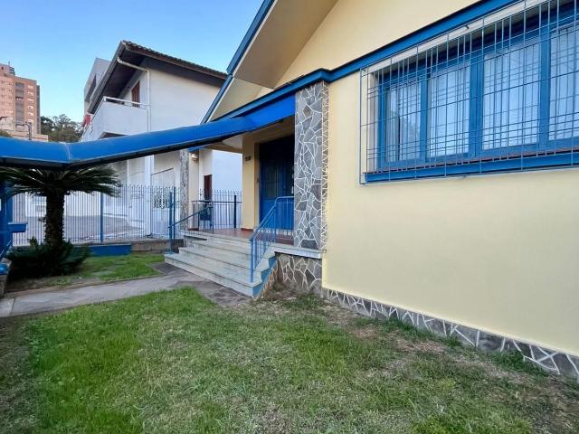 Casa / Sobrado Comercial para Locação em Caxias do Sul/RS Santa Catarina 6 Quartos