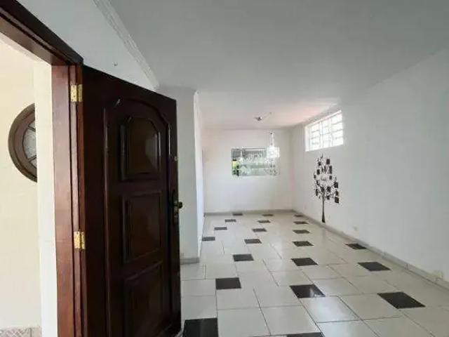 Casa / Sobrado Comercial para Locação em Cotia/SP Centro 3 Quartos