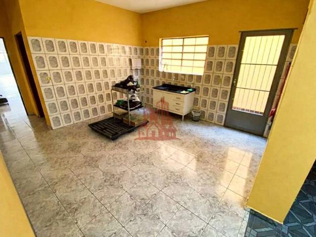 Casa / Sobrado Comercial para Locação em Cotia/SP Jardim Leonor 2 Quartos