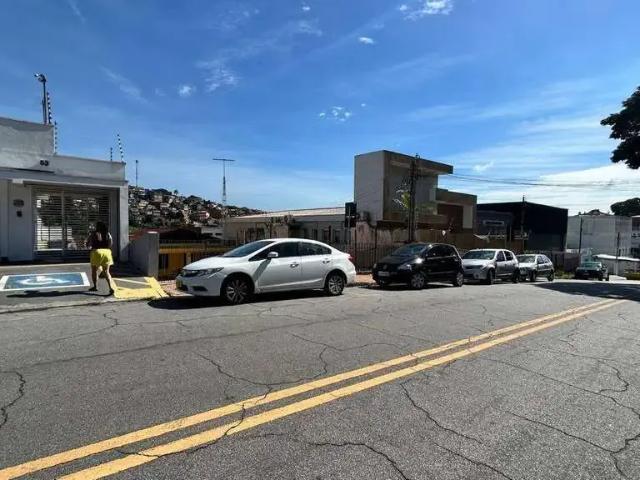 Casa / Sobrado Comercial para Locação em Cotia/SP Vila Santo Antônio do Portão 3 Quartos
